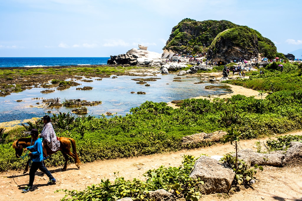 Kapurpurawan Felsformation in Ilocos Norte